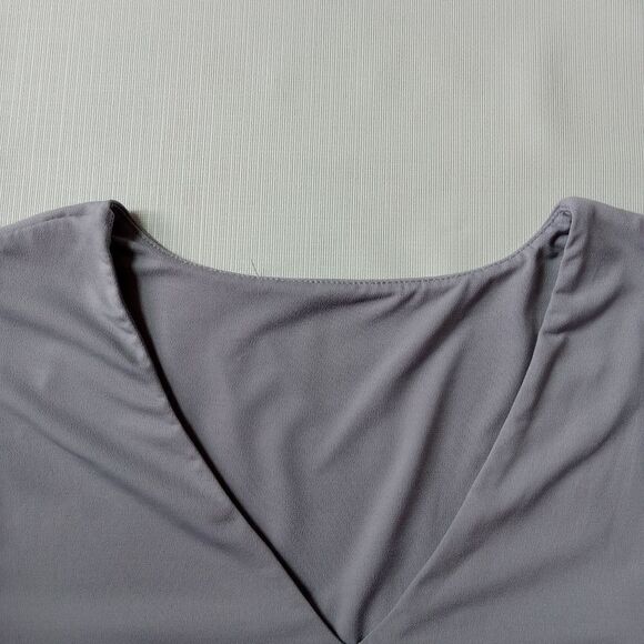 Mark Edwards Gray Double Lined Short Sleeve Stretchy V-Neck Blouse Women's XL - Picture 5 of 12